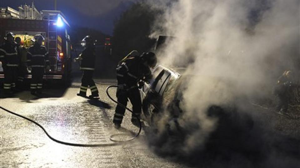 Brand i bil på motorvej. Foto: Michael Bygballe