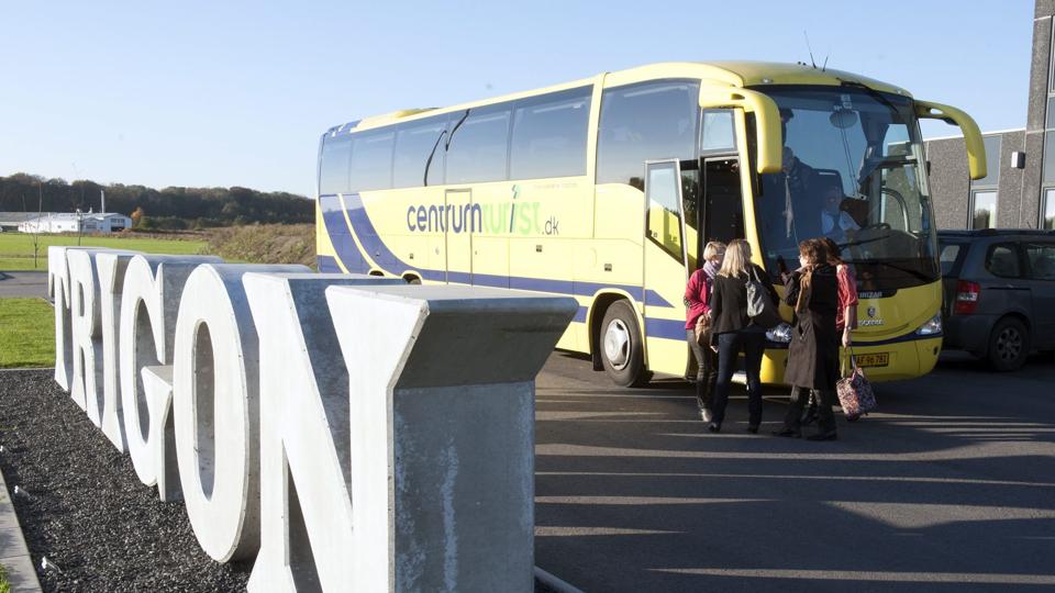 Ledige medlemmer af Danmarks Jurist- og Økonomforbund var onsdag på besøg i Frederikshavn. Vejen blev blandt andet lagt forbi entreprenørvirksomheden Trigon. Foto: Kurt Bering <i>Kurt Bering</i>