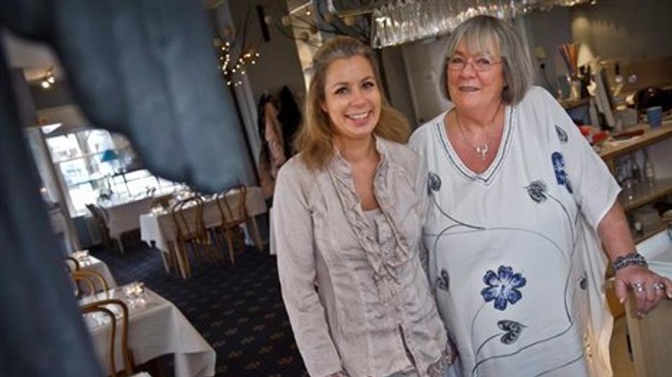 Annelise Hedemann og Maria Louise de la Prada - snart forhenværende og kommende chef på Kunst og Spaghetti. Foto: Martin Damgård