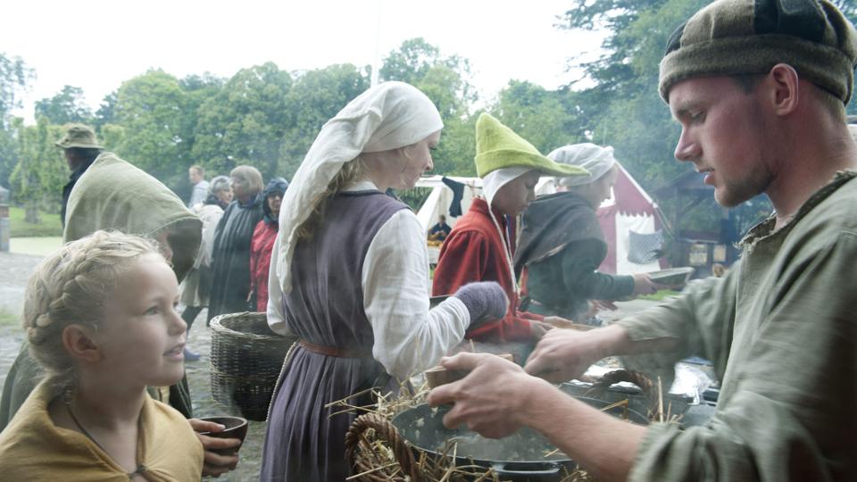 Til september næste år vil Hjørrings midtby komme til at se ud som på Stygge Krumpens tid - her en situation fra Middelalderdage på Voergaard Slot. Arkivfoto: Henrik Louis