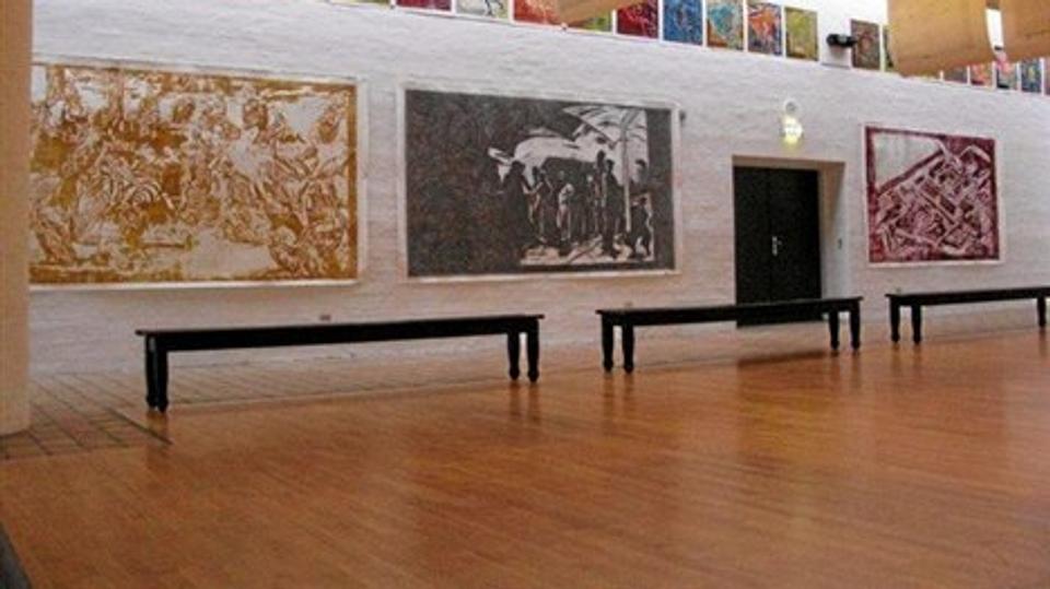 Kunstbygningen i Vrå har haft besøg af Statens Kunstfond, der har købt billeder af Gorm Spaabæk - Kunstbygningen fejrer i år 20 års jubilæum, og der tages hul på markeringen allerede i weekenden.Privatfoto