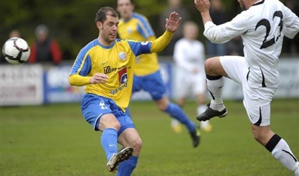 Svenne Poulsen (tv) og Hobro kom aldrig i nærheden af sejren i Vejle. Arkivfoto: Michael Koch