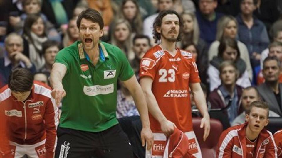 Robert Hedin og resten af Aalborg Håndbold tabte hjemme i Gigantium. Arkivfoto: Martin Damgård.