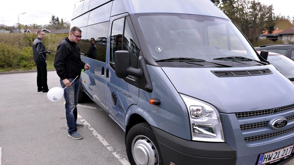 Bussen med de specielle sæder holdt heldigvis stadig ved Børnehuset Lundergård, mens nøglerne var stjålet.Arkivfoto: Bent Bach <i>Bent Bach</i>