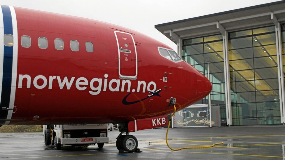 Fly fra Norwegian risikerer aflysning, hvis kabinepersonale og ledelse ikke kan blive enige om løn- og arbejdsforhold senest tirsdag midnat. Arkivfoto