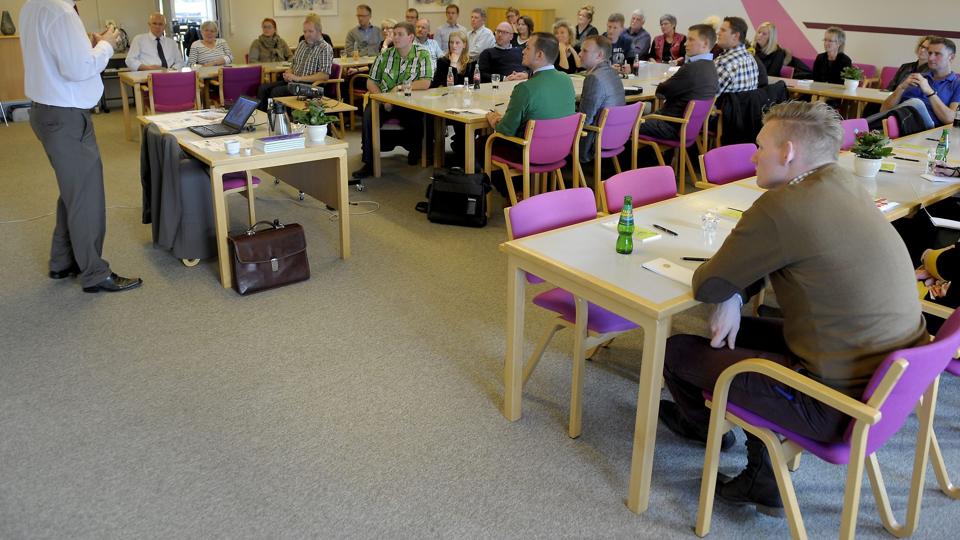 Både butiksejere, personale, foreningsfolk og andre deltog i debatmødet om, hvordan man bedst skaber vækst og omsætning i Hurup i årene frem. Foto: Peter Mørk <i>Foto: Peter Mørk</i>