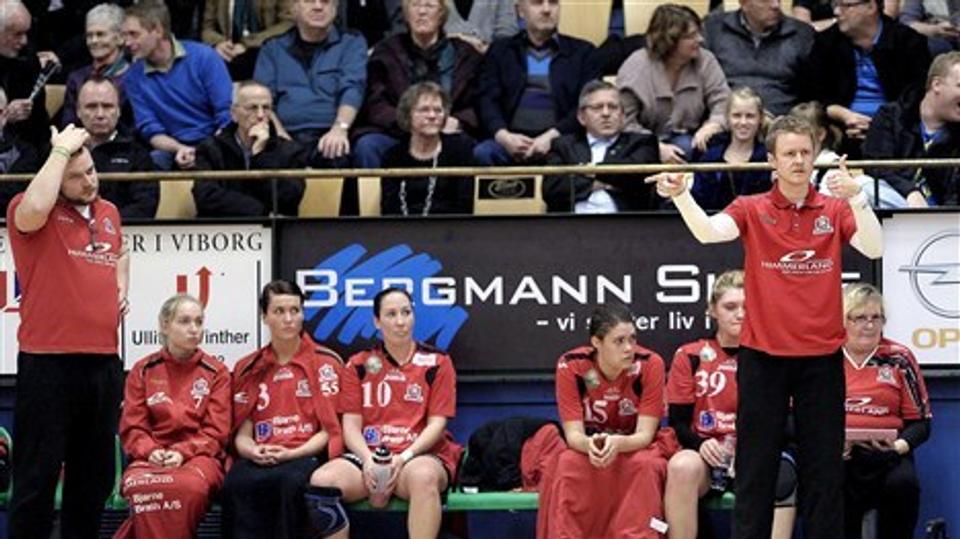 Cheftræner Allan Heine (th.) og Aalborg DH tabte til KIF Vejen.
Foto: Lars Pauli
