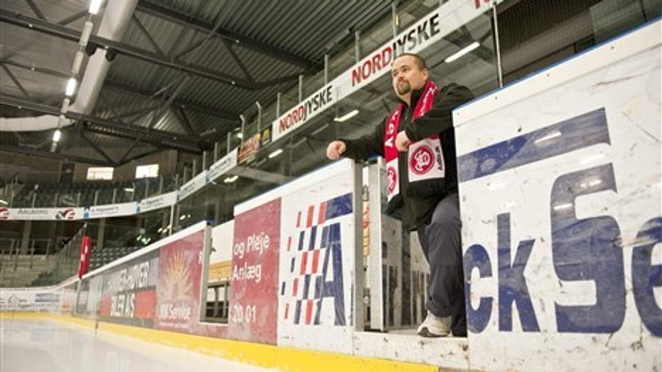 Formand Sami Rosengren og resten af fanklubben håber på, at kunne følge AaB Ishockey i et selvstændigt selskab.
Foto: Jesper Thomasen