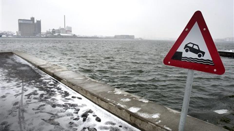 Allerede i den kommende uge går Aalborg Kommune i gang med yderligere at sikre havnefronten. Foto: Niels Meredin