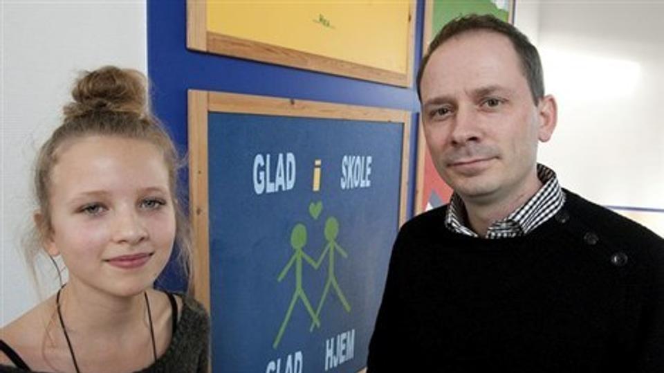 Formand for elevrådet Oline Johnsen og skoleleder Arne Omar Sørensen er enige om, at fraværet er ved at tage overhånd. Foto: Grete Dahl