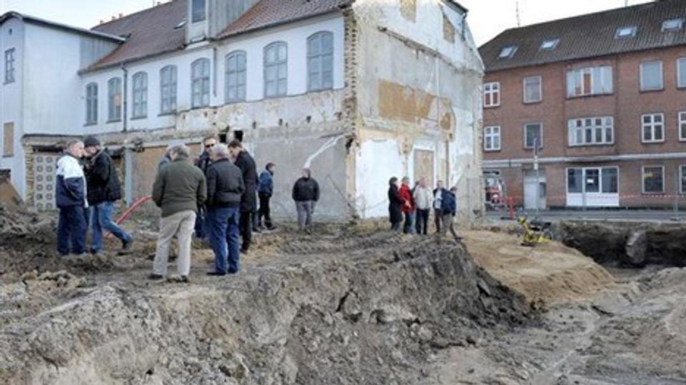 Pænt ser det ikke ud. Men det skal det nok komme til, når stort set alt undtagen ydermurene er skiftet ud, mener arkitekten.