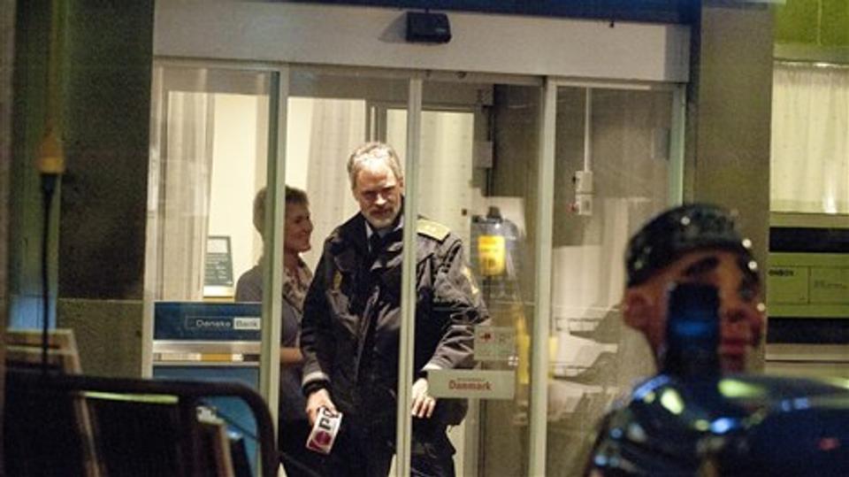 To maskerede mænd brød kort før klokken 16.20 ind i Dansk Bank på Nygade i Brønderslev efter lukketid, men der var personale til stede. Foto: Henrik Louis