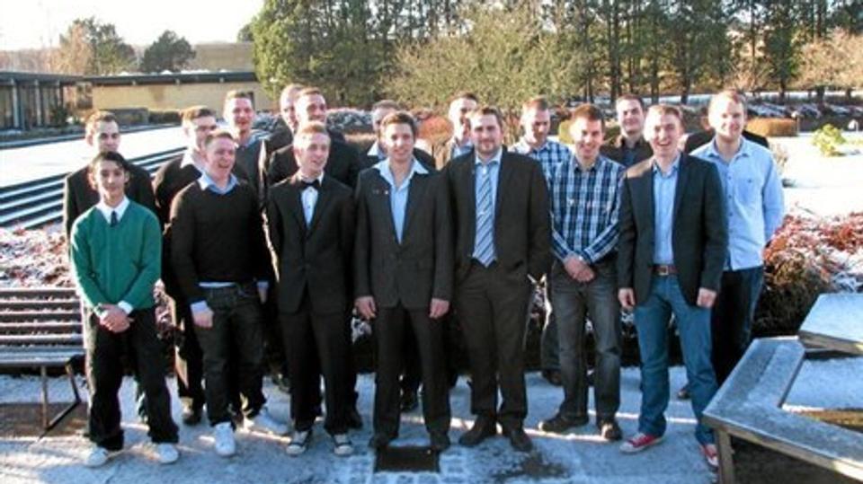 De 18 nyuddannede maskinmestre. Privatfoto.
