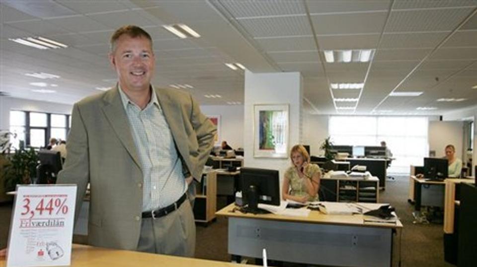 Der er i øjeblikket ikke så meget at grine af for direktør Jens Boelskifte fra Sparekassen Hvetbo.
Arkivfoto: Grete Dahl