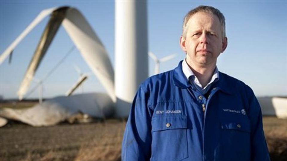 Bent Johansen, Vattenfall Danmark, regner med at møllerne ved Nørre Økse Sø hurtigt er i drift igen. Foto: Thomas Hansen