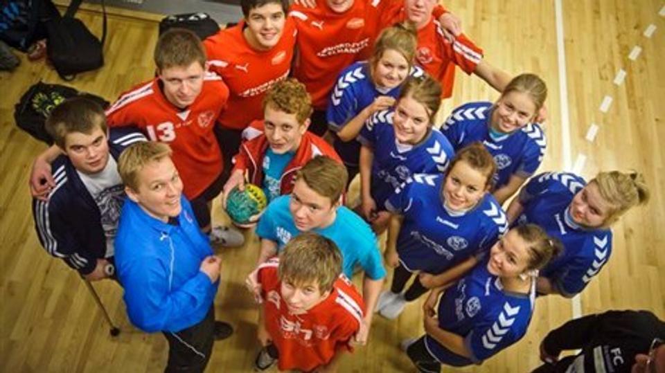 Det nordjyske er repræsenteret ved Frederikshavn, Gug og Hjallerup. Både drenge- og pigeholdet fra Hjallerup havde allerede onsdag sikret sig at gå videre til slutspillet i den bedste pulje.