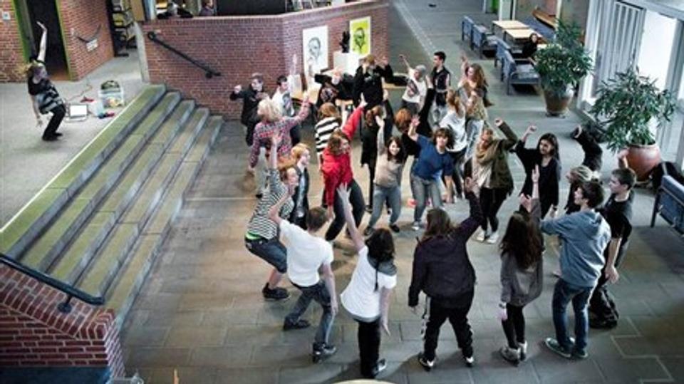 Målt på trivsel, socialt miljø og undervisning er Dronninglund Gymnasium det bedste, mener eleverne ifølge en ny undersøgelse af 50 danske gymnasier. Arkivfoto: Peter Broen