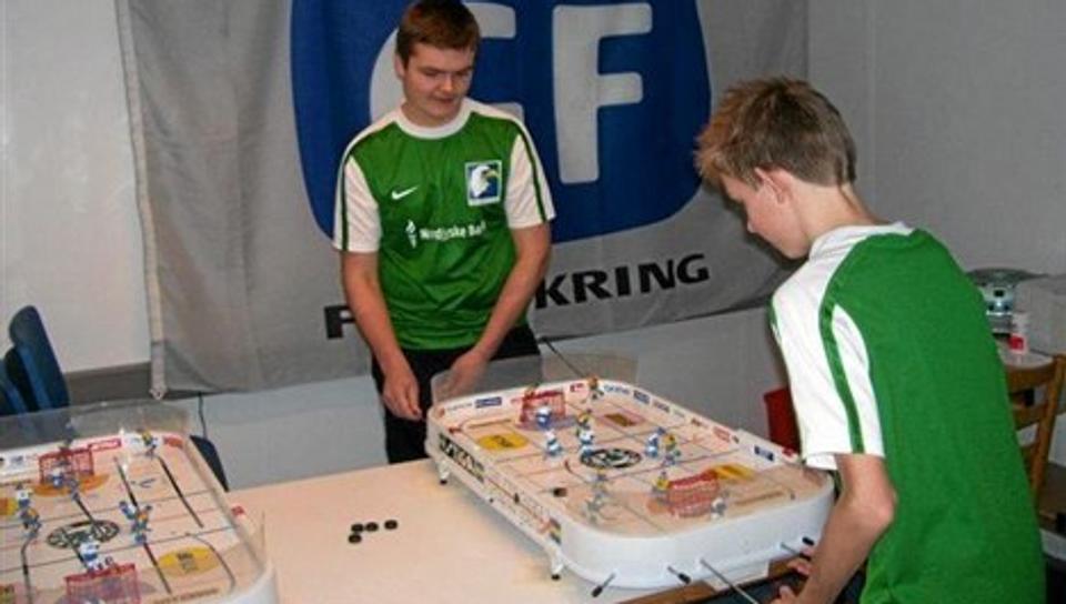 Alexander Juhl Nielsen og Mathias Jacobsen i en dyst. Privatfoto