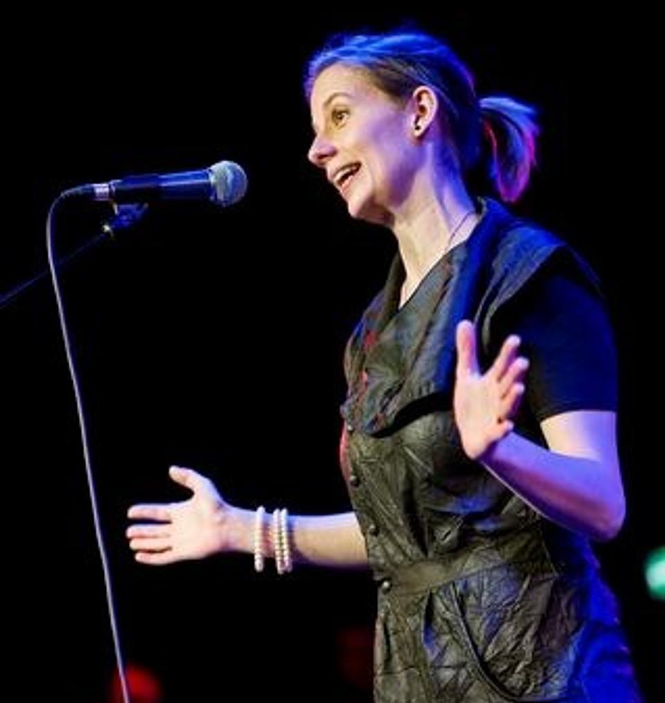 Sofie Nielsen - Tone - er ansat på Ingstrup Efterskole. Foto: Henrik Bo