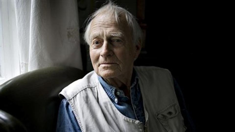 Den folkekære tegner Ib Spang Olsen er død efter kort tids sygdom.