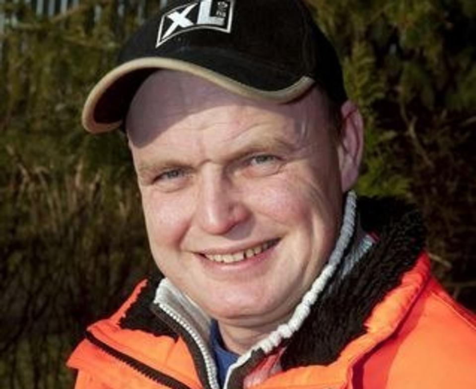 Per Erik Skramstad fra Mosbjerg krydser fingre for en hurtig afgørelse på hans problem. Foto: Kurt Bering