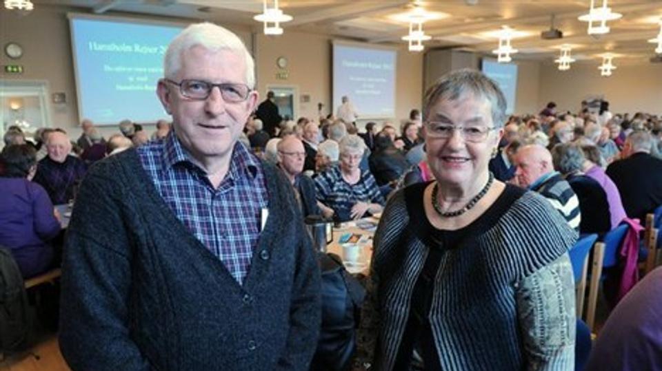 Karl Emil og Helga Kristensen, Thisted, har været på bustur med Hanstholm Rejser hvert år siden 2005. I går blev det da også til et gensyn med tidligere rejsefæller, da de deltog i selskabets rejseaften på Hotel Hanstholm.