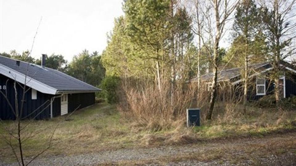 Huset på Musvågevej ligger for tæt skellet. Nu vil et flertal i plan- og miljøudvalget skrue bissen på over for ejeren. Foto: Kim Dahl Hansen
