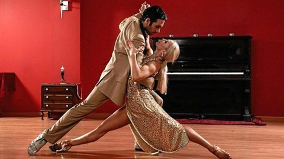 Magdalena Fuentes og Matias Lorca vandt andenprisen ved verdensmesterskaberne i tango i 2008 og optræder i Hadsund 4. februar.