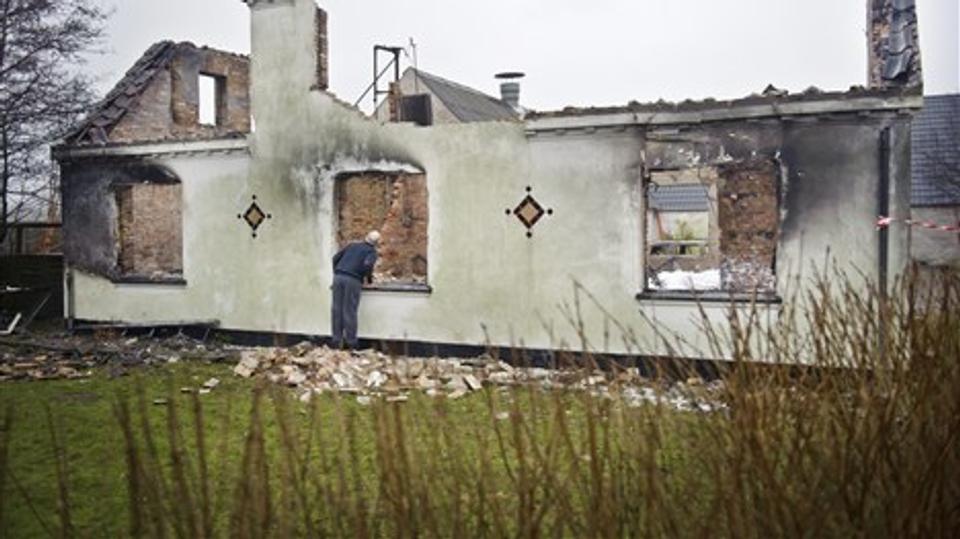 Husets beboer var ikke hjemme, da et stuehus i Birkelse udbrændte. Foto: Martin Damgård