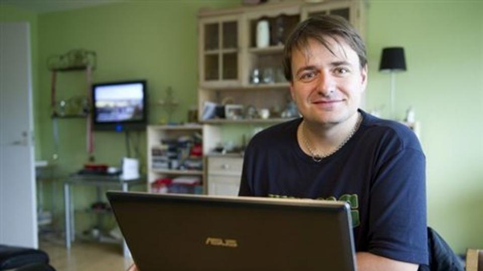 Claus Andersen fra Frederikshavn har været med i stemmehørergruppen i et år. Han glæder sig over, at Frederikshavn Kommune har besluttet sig for at forlænge projektet. Arkivfoto: Kim Dahl Hansen
