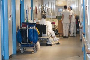 Risiko for patienter på gangene: Ekstra senge er lukket igen