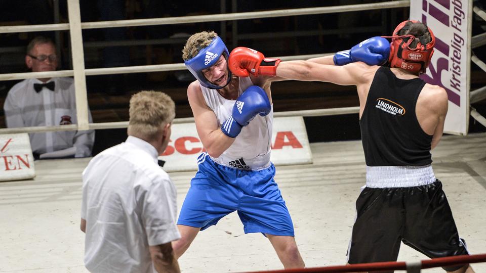 Sune Krogh - i hvidt - tabte for første gang i denne sæson. Foto: Michael Koch