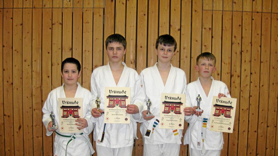 Der var metal til de fire judo-kæmpere. Søren Hjermitslev fik guld, Jesper Hjermitslev, Anders Gjerløv og Andreas Bartholomæussen fik bronze. Privatfoto
