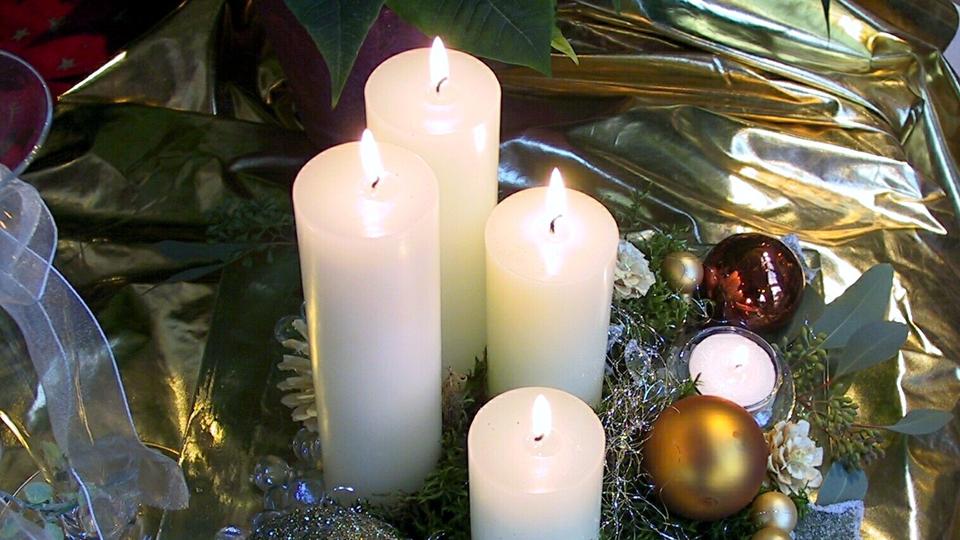 Husk at slukke de levende lys i juledekorationen, når du forlader lokalet, opfordrer beredskabet. Arkivfoto