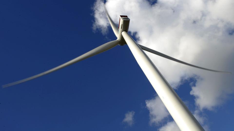 En vindmølle opstillet ved Harboøre har slået verdensrekorden i produktion af strøm. Arkivfoto: Peter Mørk <i>Foto: Peter Mørk</i>