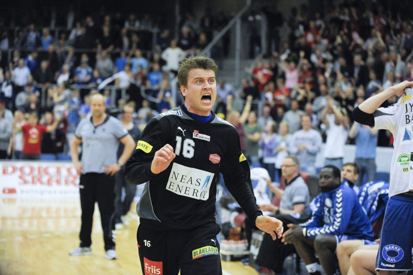 Ole Erevik blev Aalborgs helt store helt, da han reddede et skud fra Marcus Mørk, der kunne have kostede Aalborg finale-pladsen i 2013. Arkivfoto: Bo Lehm