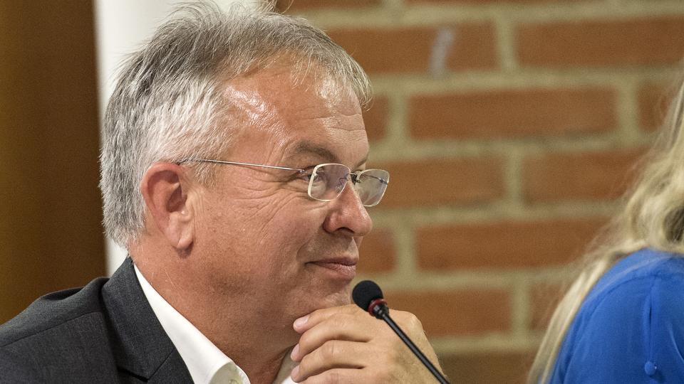 Peter E. Nielsen (K) <i>Peter Broen</i>