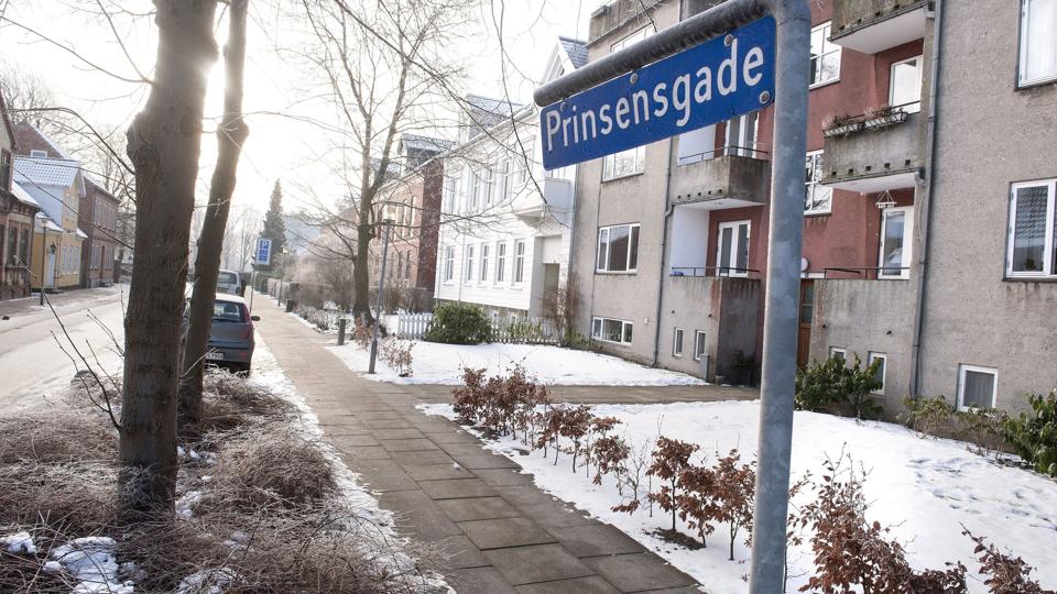 Der er planer om at, Dronningsgade skal fortsætte ud i Prinsensgade.hvis det sker, frygter beboerne i Prinsensgade, at de mister deres forhaverFoto Bente Poder <i>Bente Poder</i>