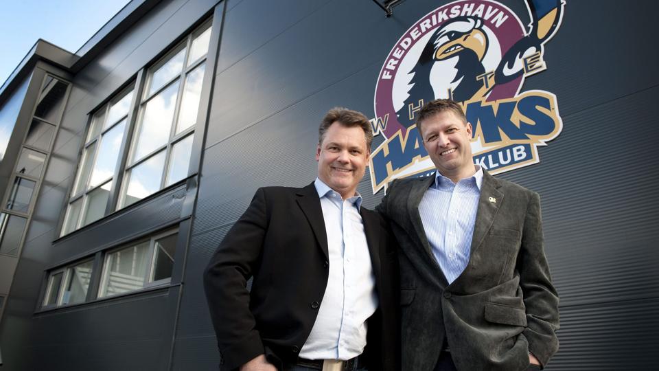 Henrik Andersen (til højre) kalder storsponsorens konkurs for et bump på vejen. Foto: Mette Nielsen <i>Pressefotograf Henrik Bo</i>