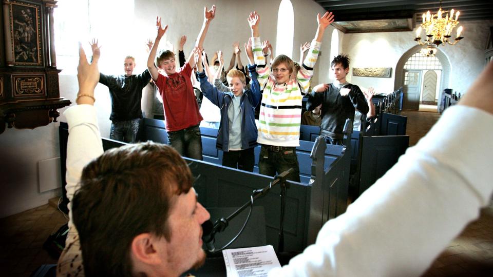 Joachim Hejslet Jørgensen lærer de unge at synge gospel. Arkivfoto: Michael Koch <i>Pressefotograf Michael Koch</i>