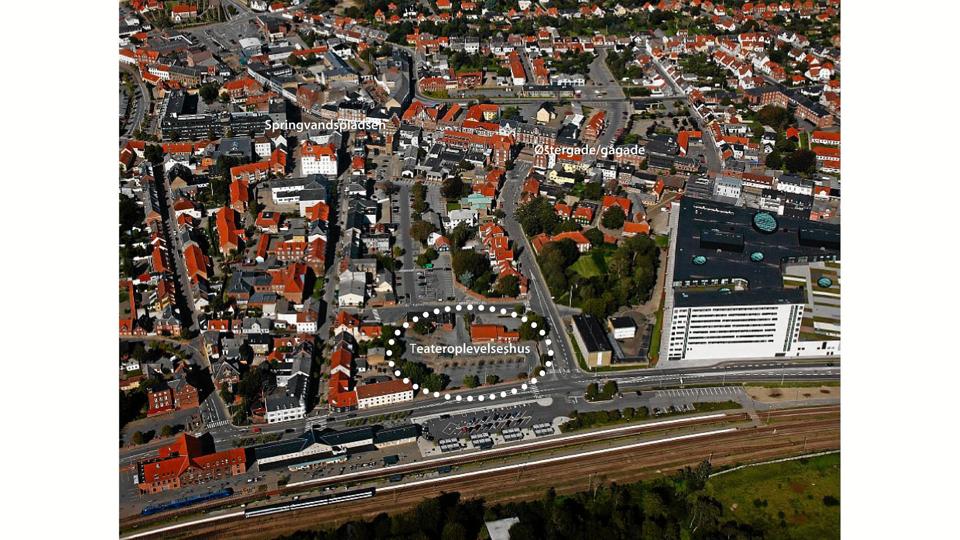 Det nye teater og oplevelseshus i Hjørring skal ligge på en kommunal grund nær jernbanestationen. I dag ligger rutebilstationen på grunden.Arkivfoto