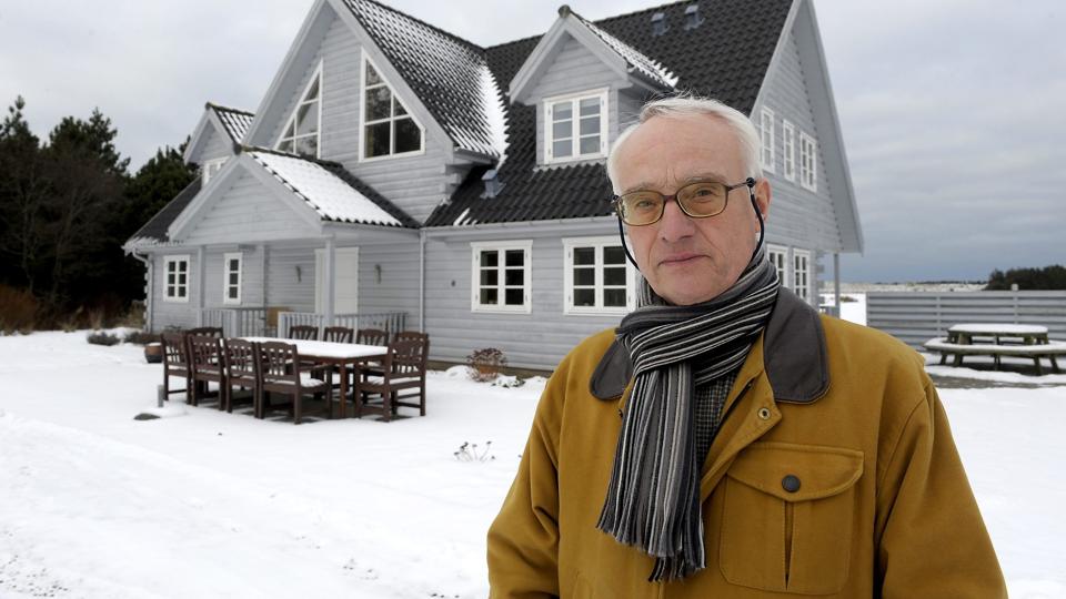 Hans Meldgaard har fået tilkendt en erstatning på 75.000 kr. for at være nabo til testcenteret i Østerild. En valuar har vurderet hans ejendom til 10-12 millioner kroner og værditab på op til 40 procent.Foto: Peter Mørk