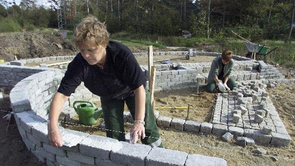 Det kan blandt andet blive AMU-centrene, som kommer til at tage imod nogle af de mange langtidsledige. (Arkivfoto)