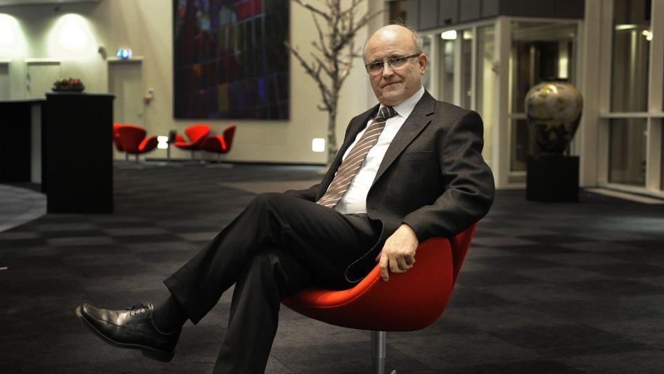 Sparekassen Himmerland er en af de mange banker, der lige nu får mange henvendelser fra Danske Bank-kunder, der er utilfredse med de nye gebyrer. - Vi oplever en pæn tilgang, konstaterer direktør Poul Damgaard. <i>Michael Bygballe</i>