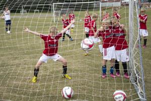 Rekord på fodboldskolen i Højene