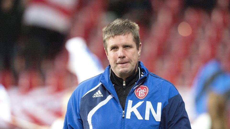Cheftræner Kent Nielsen kan lide, hvad de unge talenter leverer til træning.