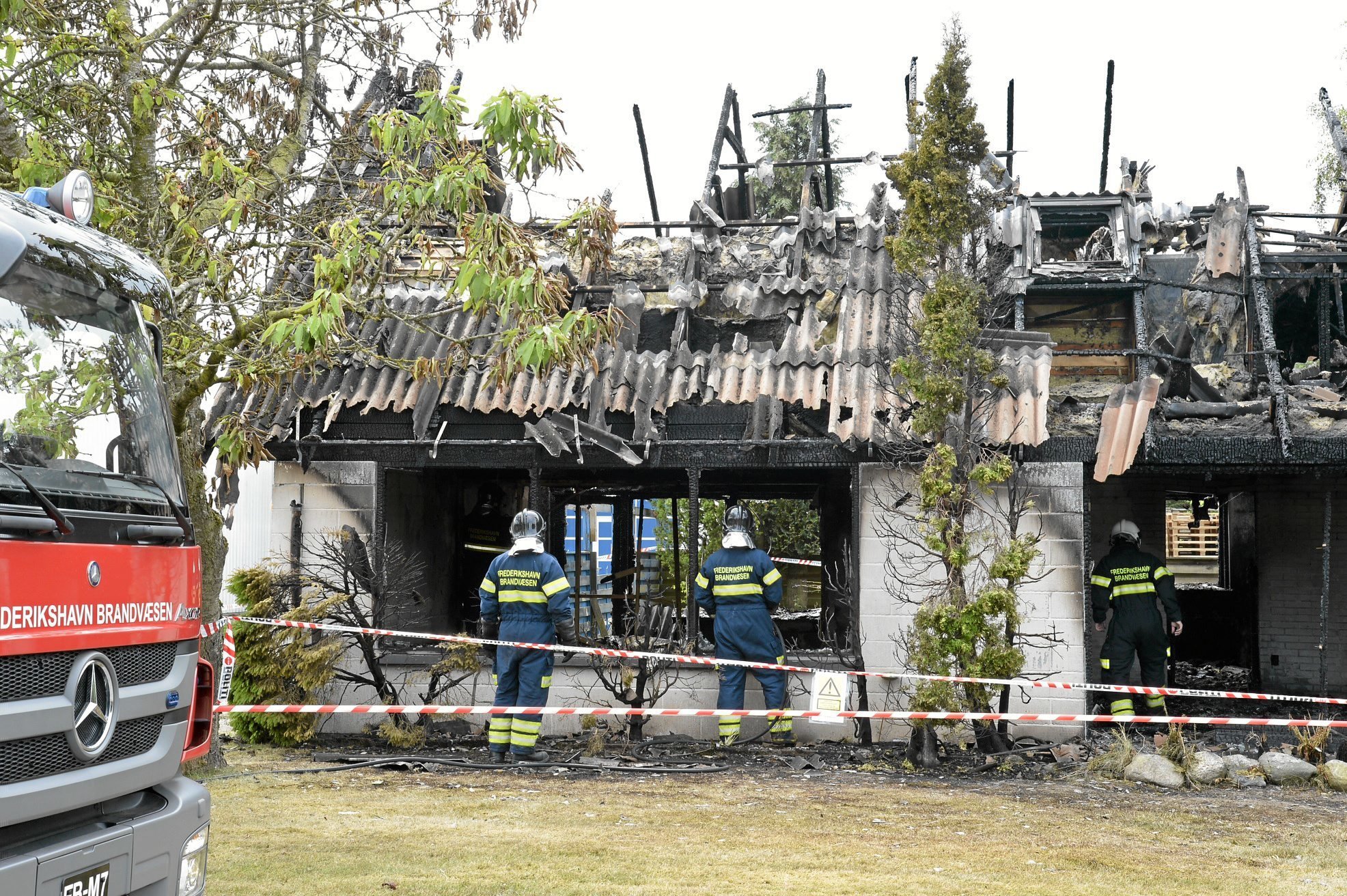 Påsat brand: Villa udbrændte