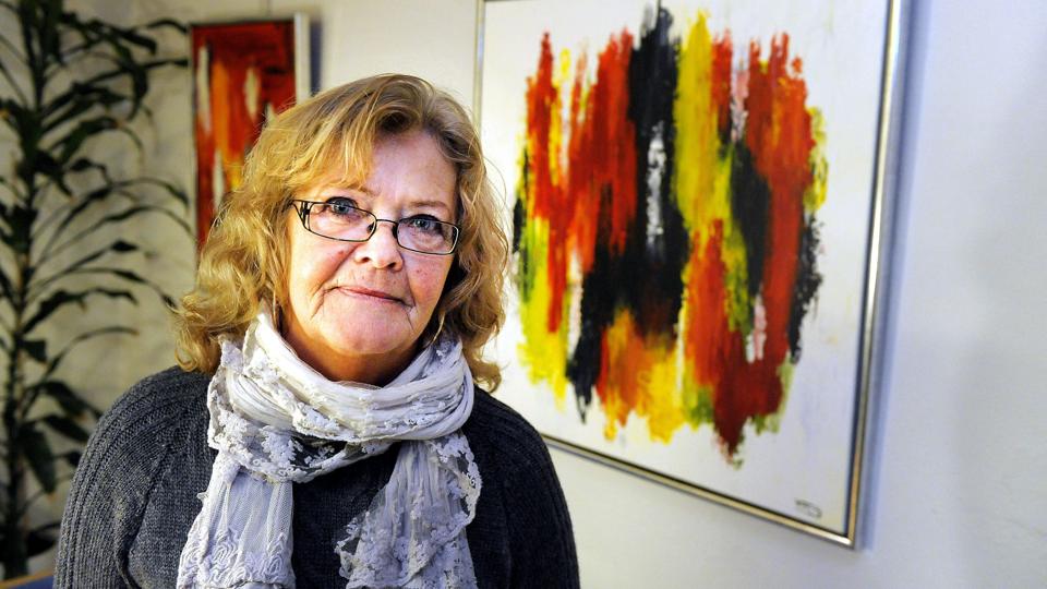 Vita Josefsen har malet i to år og udstiller nu i Frivilligcentret. Foto: Peter Mørk <i>Foto: Peter Mørk</i>