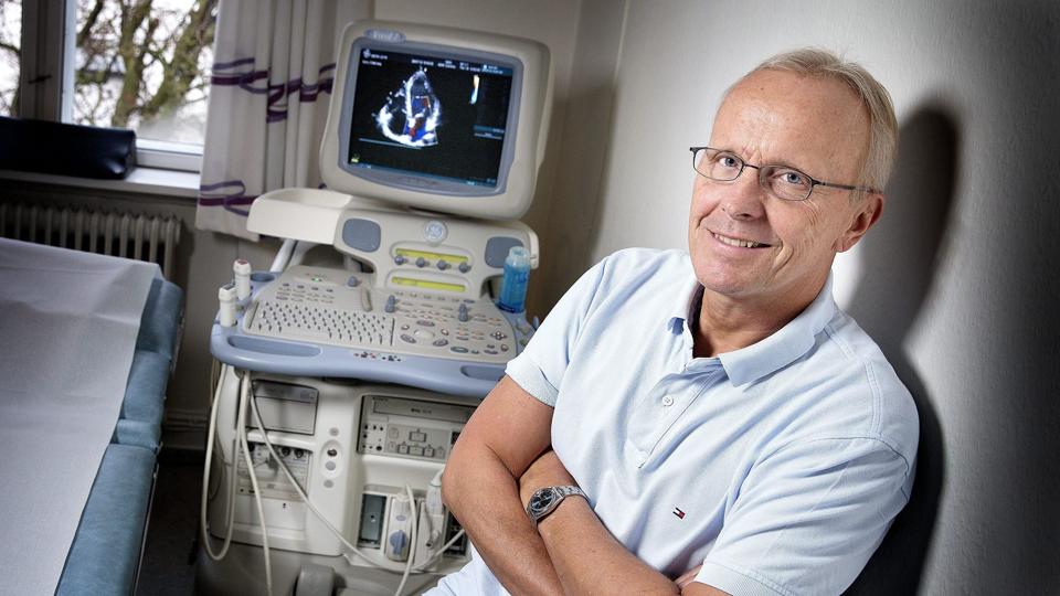 Geert Espersen er speciallæge i kardiologi. Og vil fremover betjene hjertepatienter i Brovst og Aalborg. Her er han på klinikken i Aalborg, Budolfi Plads 1. Foto: Lars Pauli <i>Lars Pauli</i>