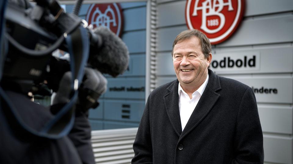 AaB’s bestyrelsen vil tage Lynge Jakobsen med på råd i jagten på hans afløser. Foto: Thomas Hansen